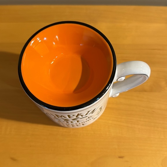 Scentsy “PUMPKIN SPICE & EVERYTHING NICE” Plug-in Warmer - NIB - Picture 2 of 9